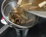 A picture of step 3 of Lemon grass Tea.