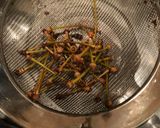 Foto del passaggio 1 della ricetta Tisana depurativa ai piccioli di ciliegia🍒