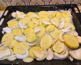 Foto del paso 3 de la receta: Paletilla de cordero al horno con patatas y cebolla