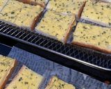 Foto langkah ke 3 dari resep Garlic Bread (Kue Bawang Putih).