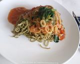 Foto langkah ke 4 dari resep Mie Hijau with saos cornet beef.