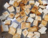 A picture of step 1 of Bread caramel popcorn.