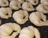 Foto del paso 14 de la receta: Media lunas de manteca hojaldradas!!!