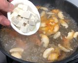 A picture of step 3 of Party Dish/New Year Dish [Silver Fish Tomato Soup].