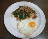 รูปขั้นตอนการทำที่ 5 ของ สปาเกตตี,หมูสับ,ตำลึงผัดพริกสด,ไข่ดาว - คีโต