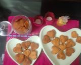 A picture of step 4 of Little heart tutti frutti cookies.