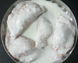 A picture of step 8 of Dahi Gujiya.