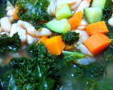 Foto del paso 5 de la receta: Sopa de kale con legumbres