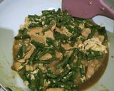 Foto langkah ke 3 dari resep Cah Kacang Panjang Ayam Telur Kecap Simpel.