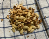 Foto del paso 1 de la receta: Granola muy fácil con anacardos, almendras y nueces