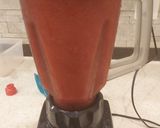 A picture of step 4 of Strawberries Juice.