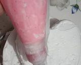 A picture of step 6 of Vanilla creamy cake.