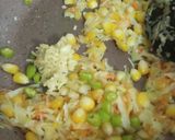 A picture of step 3 of Thai golgappe.