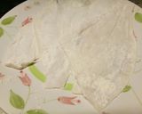A picture of step 1 of Platessa alla Mugnaia - pan fried plaice fillet.