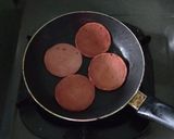 Foto langkah ke 3 dari resep Burger Mini Favorit Anak.