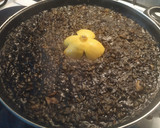 Foto del paso 3 de la receta: Arroz negro marinero