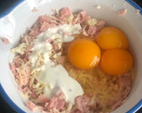 Foto del paso 4 de la receta: 🥧 Tarta de jamón y queso con masa de papa 🥔