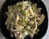 Foto del passaggio 4 della ricetta Penne con broccoli e salsiccia 🥦