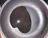 A picture of step 2 of Eggs in Pasilla Chile and Tomato Sauce.
