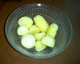A picture of step 1 of Bird's nest kabab (ghonsla kabab).