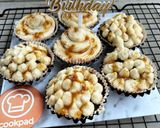 Foto langkah ke 6 dari resep Chocolate Caramel Cupcake.