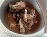 A picture of step 6 of Kienyeji kuku curry.