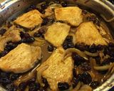 Une image de l'étape 3 de Médaillons de porc sauce cannelle raisins et cranberries.