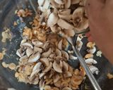 Foto langkah ke 4 dari resep Tumis Tahu Jamur Isian Bacang.