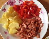 Hình bước làm 4 của món Pizza xúc xích nướng chảo cho ngày chán cơm