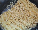 Foto langkah ke 2 dari resep Donat Indomie ala anak kos #RabuBaru #bikinRamadhanBerkesan.