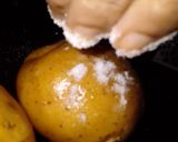 A picture of step 2 of Cheese pizza potato.