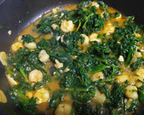 Foto del paso 4 de la receta: Espinacas con gambas