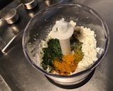 Une image de l'étape 5 de Sauce ail, persil, feta, citron et curcuma (pour poissons).