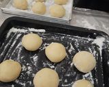Foto langkah ke 6 dari resep Donat Maizena Super Empuk dan Montok.
