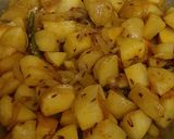 A picture of step 3 of Aloo Gobi Matar (Potato, Cauliflower, and Pea Curry).