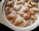 A picture of step 2 of Phulki raita.