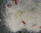 Foto langkah ke 2 dari resep Bihun Goreng Putih.