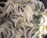 Gebratene Hähnchenleber mit Zwiebeln Rezeptschritt 2 Foto