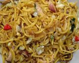 Foto langkah ke 5 dari resep Mie kuning goreng.
