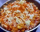 Hình bước làm 7 của món Chảo gà phomai Hàn Quốc