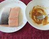 味噌洋蔥蒸鮭魚的食譜步驟1照片