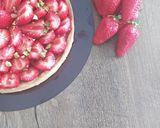 Une image de l'étape 12 de TARTE AUX FRAISES-PISTACHES.