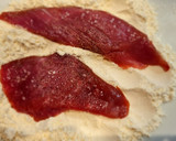 Foto del paso 2 de la receta: Escalopines de ternera en salsa de pimientos y tomate