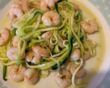 Foto del paso 4 de la receta: Espaguetis de calabacín con gambas salteadas