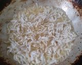 Foto langkah ke 2 dari resep Tumis teri cabai.