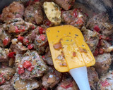 Foto del paso 2 de la receta: Carne estofada con ajo (Variación al vino tinto) 🍷