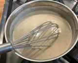 Une image de l'étape 9 de Sauce béchamel à l’épeautre, ail fumé et grana padano.