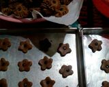 Foto langkah ke 5 dari resep Kue kering coklat.