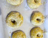 Foto langkah ke 8 dari resep New York style Bagel.