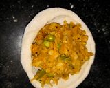 A picture of step 4 of Mixed veg aloo parantha.
